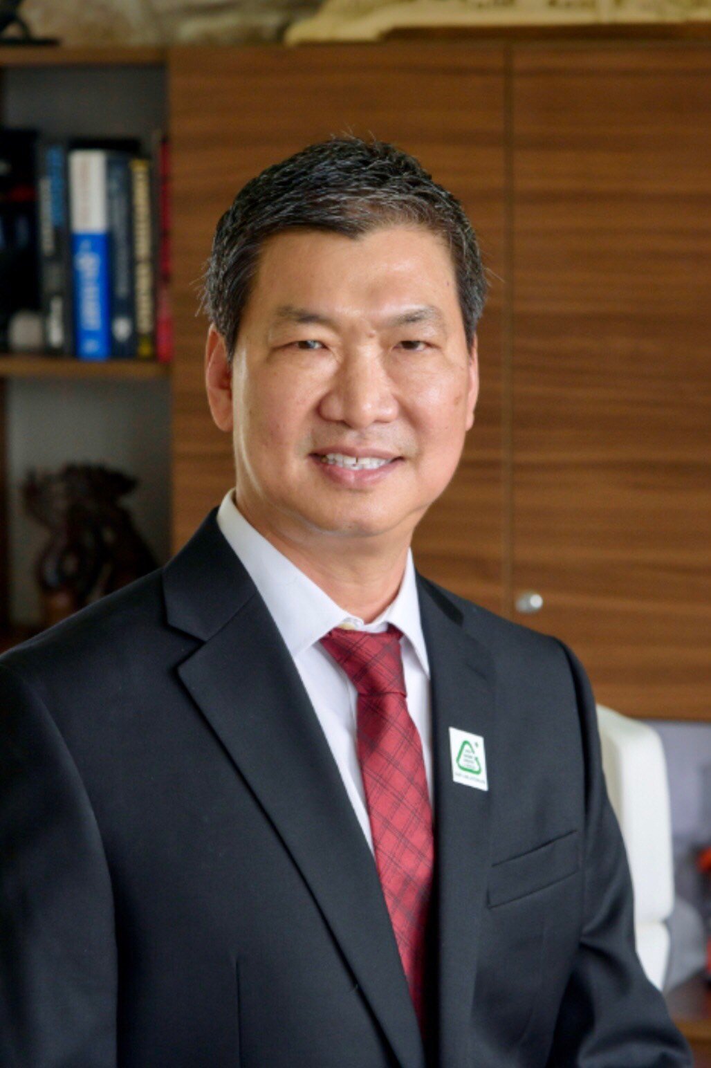 Dr. Dung Vu Headshot