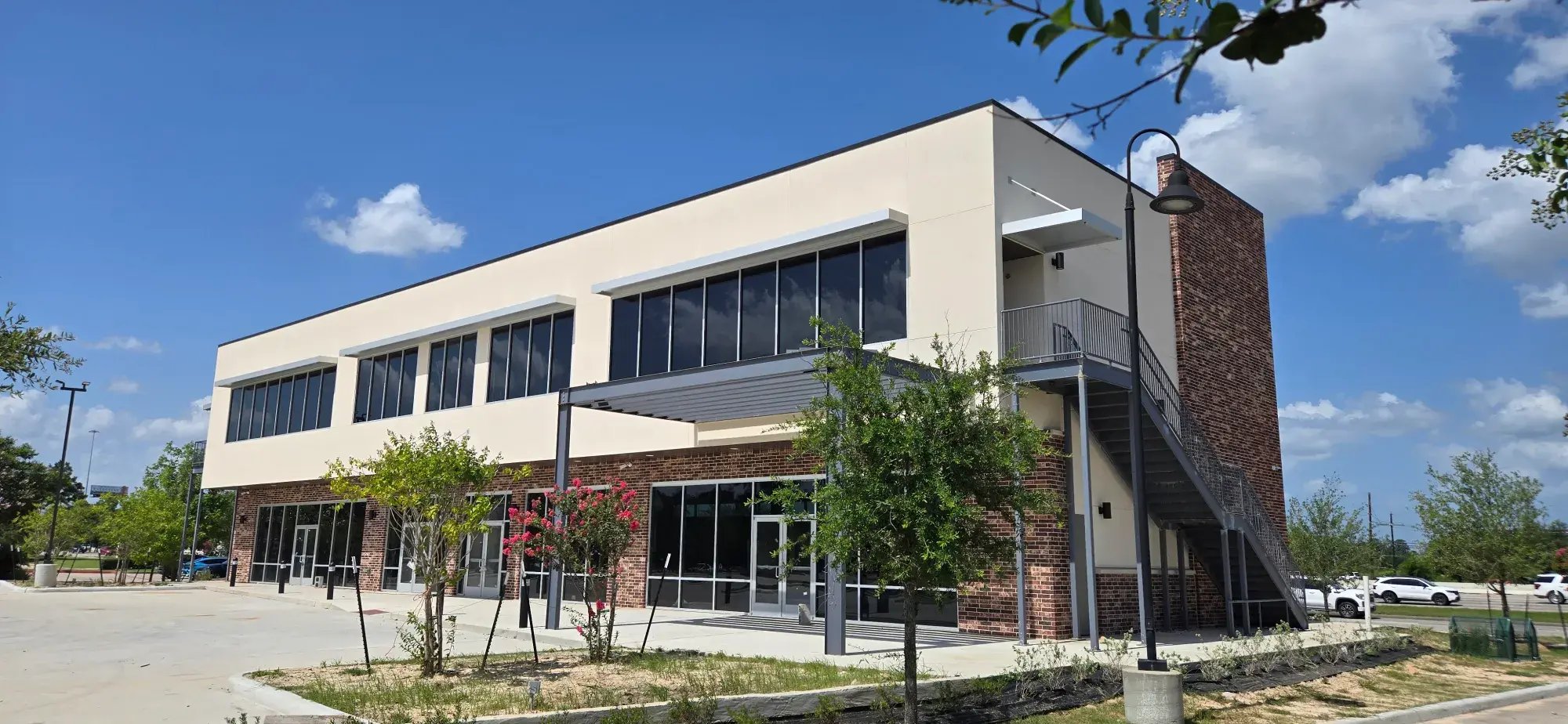 Office & Retail Building in Woodland, TX 